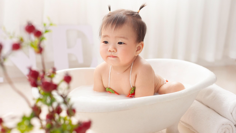 ฝันว่าอาบน้ำให้ทารกผู้หญิง มีหมายความว่าอย่างไร?